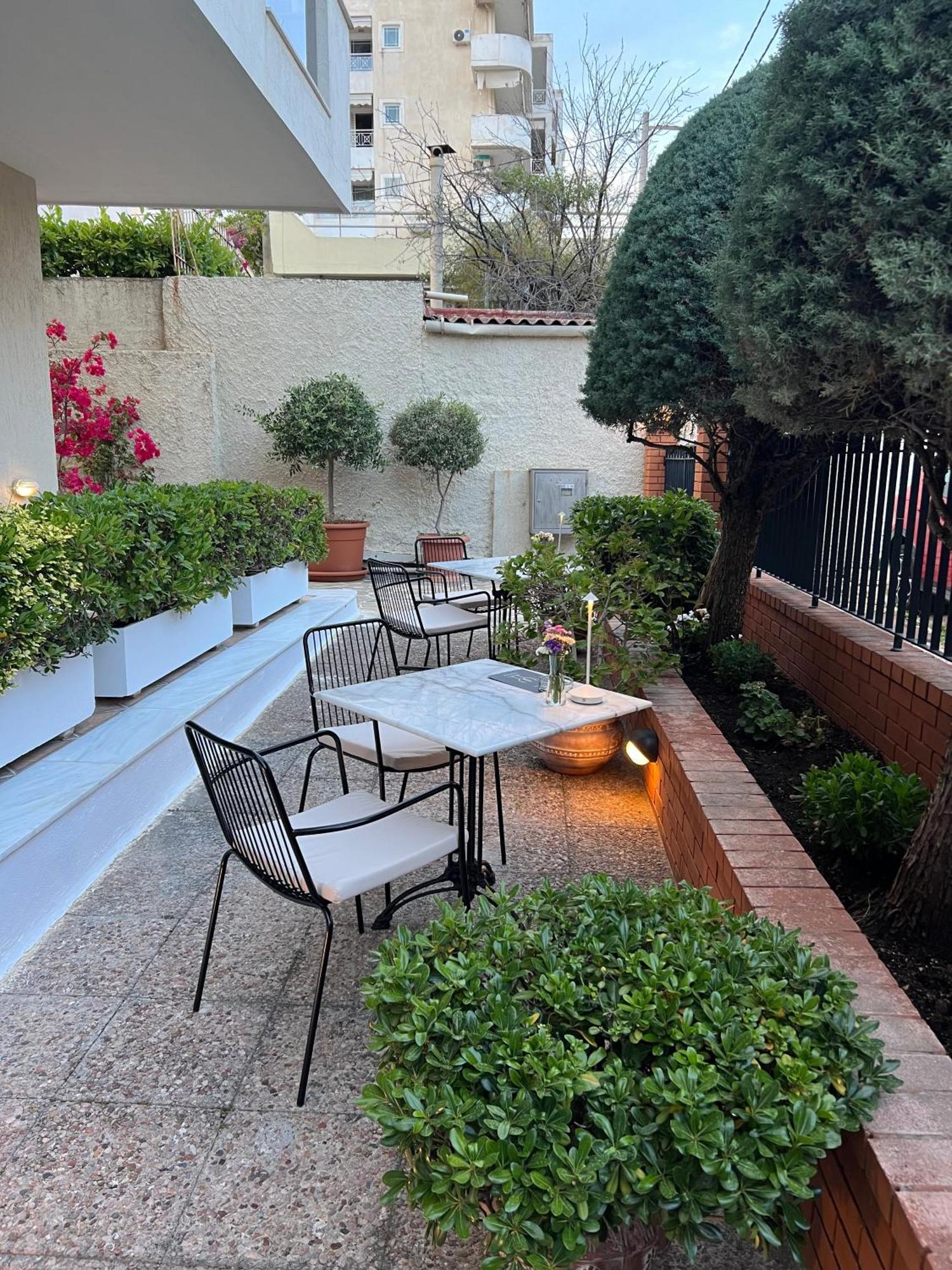 Hotel Maroussi Athene Buitenkant foto