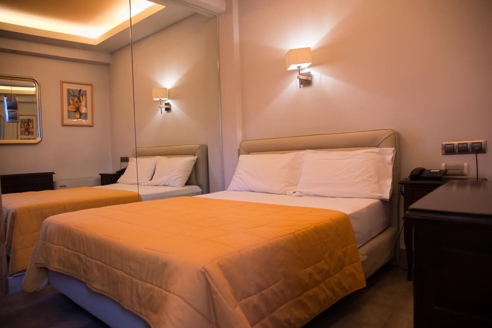 Hotel Maroussi Athene Buitenkant foto