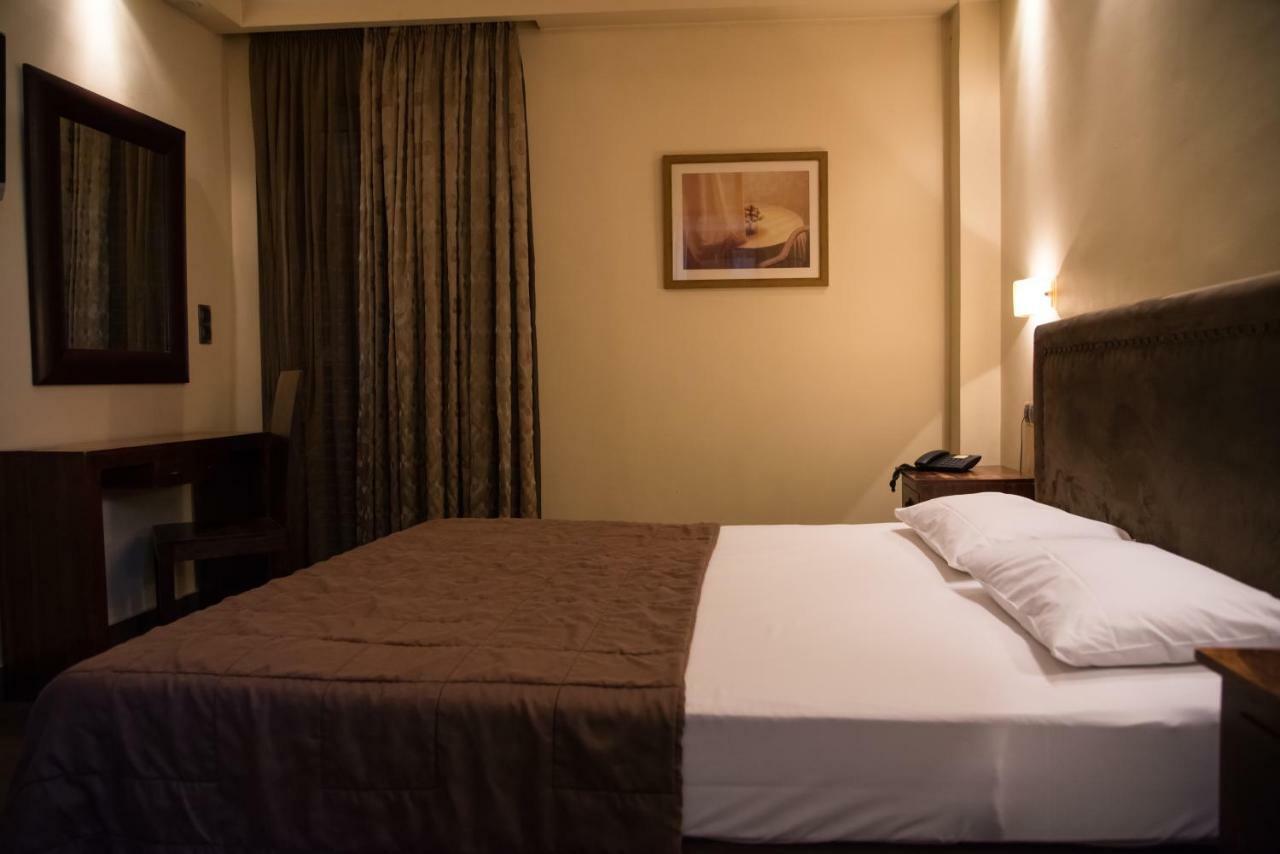 Hotel Maroussi Athene Buitenkant foto